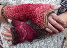 Load image into Gallery viewer, "Titania's" - knitting pattern by Vixter Woolista