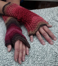 Load image into Gallery viewer, Knit Kit - "Peaseblossom & Titania's" by Vixter Woolista