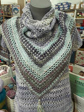 Load image into Gallery viewer, "West Woods" crochet pattern by Vixter Woolista