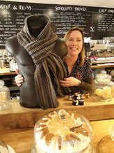 Load image into Gallery viewer, "McQueen" - crochet pattern by Vixter Woolista