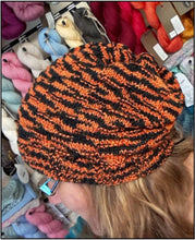 Load image into Gallery viewer, "Saucy Slouchy" knitting pattern by Vixter Woolista