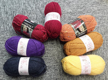 Load image into Gallery viewer, "Stingray" Crochet Kit by Vixter Woolista