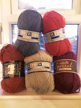 Load image into Gallery viewer, Assorted 400g Aran Yarn - SPECIALOFFER
